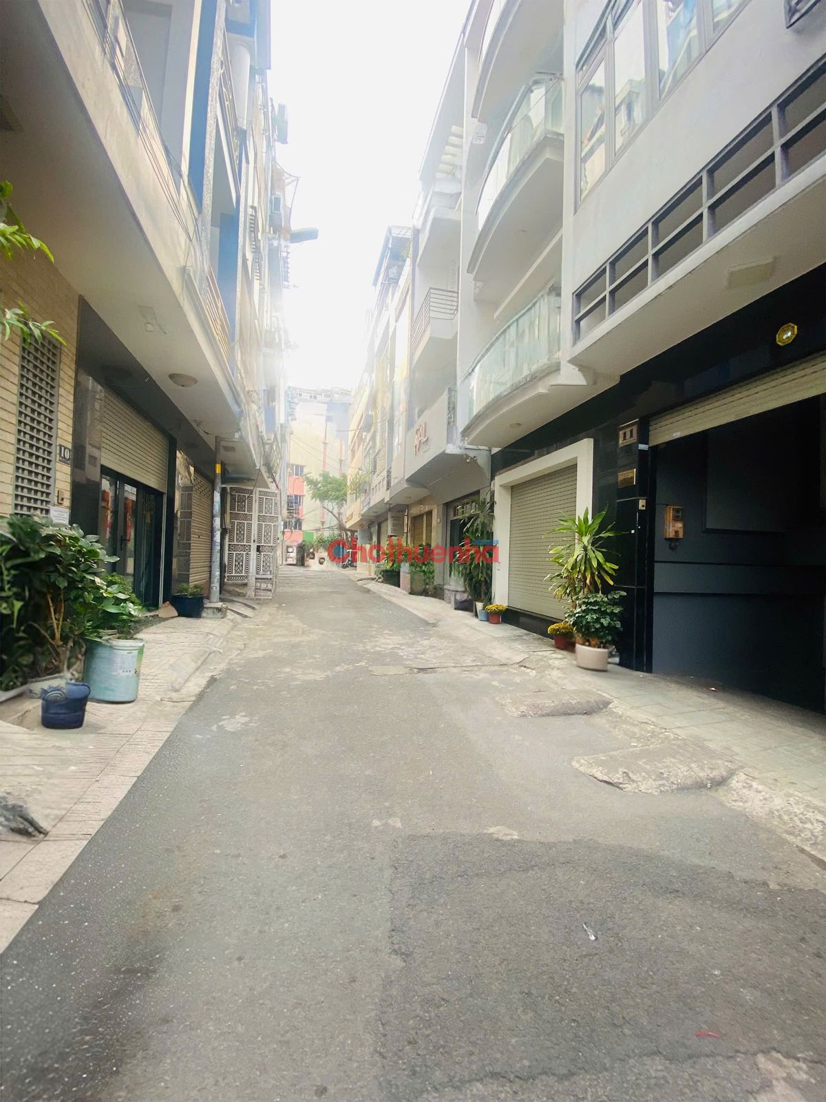 CHO THUÊ NHÀ MẶT TIỀN HOA LÀI PHÚ NHUẬN - NHÀ MỚI - 3 LẦU 4PN 