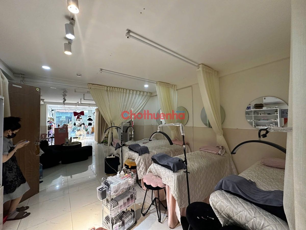 Cho thuê mặt bằng kinh doanh hẻm xe hơi đường Nguyễn Trãi, Quận 1