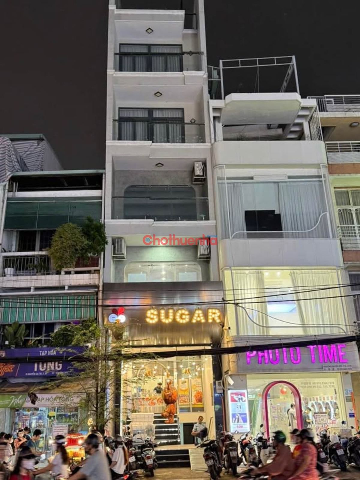 CHO THUÊ NHÀ MẶT TIỀN NGUYỄN GIA TRÍ (D2), BÌNH THẠNH - CHIỀU SÂU 23M - VỊ TRÍ KIM CƯƠNG