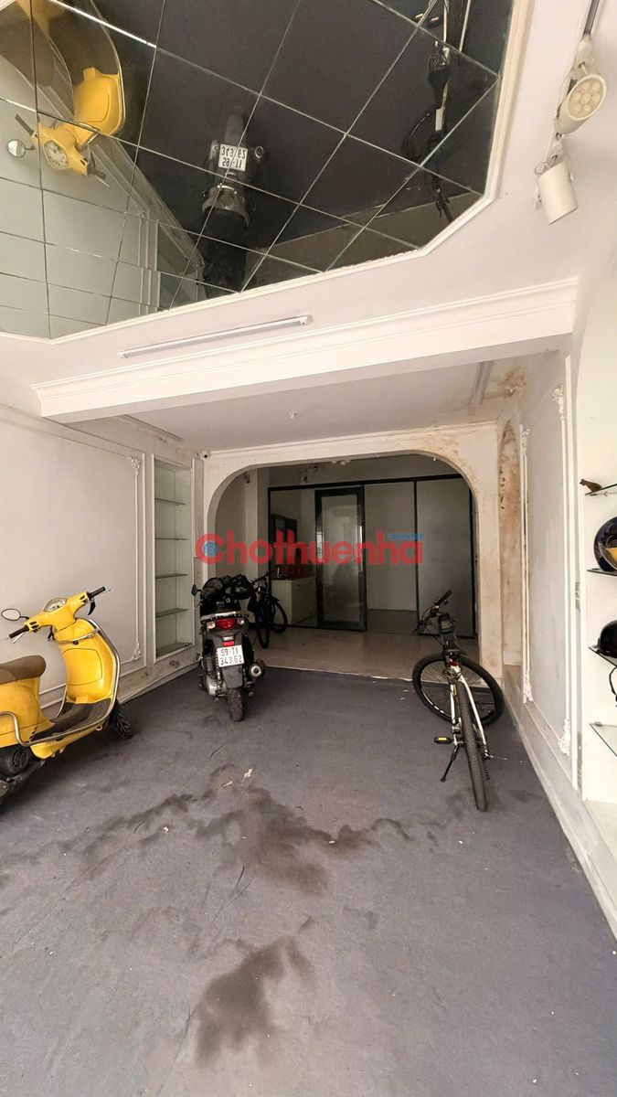 Cho thuê mặt bằng đường Cao Thắng, Quận 3.