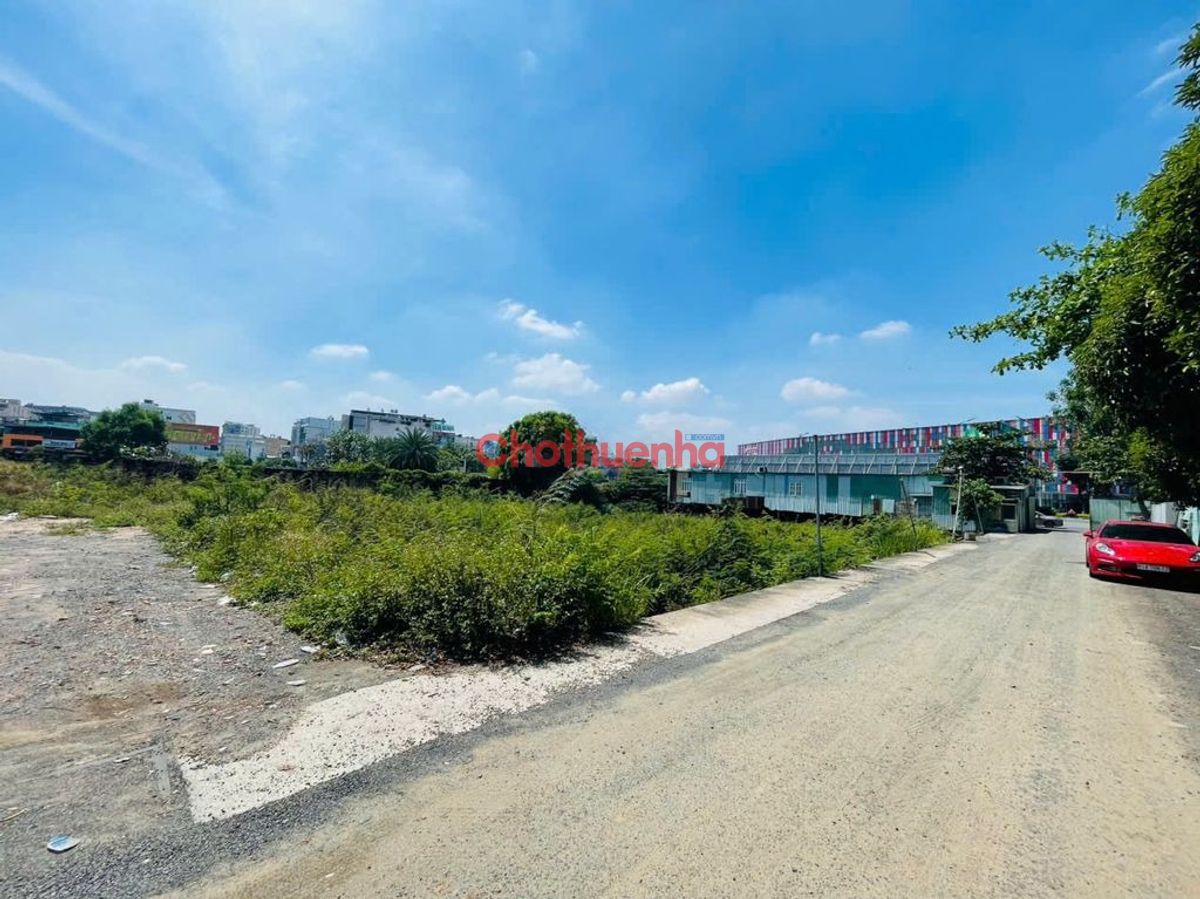 CHO THUÊ ĐẤT TRỐNG 5800m2 GẦN NHÀ GA T3 – TRƯỜNG CHINH, QUẬN TÂN BÌNH