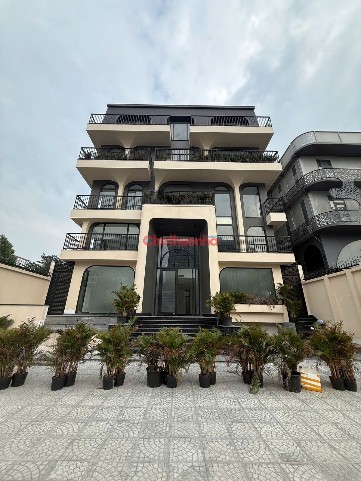 CHO THUÊ TOÀ NHÀ VĂN PHÒNG CAO CẤP – 8 LÊ HIẾN MAI, PHƯỜNG CÁT LÁI, QUẬN 2  
