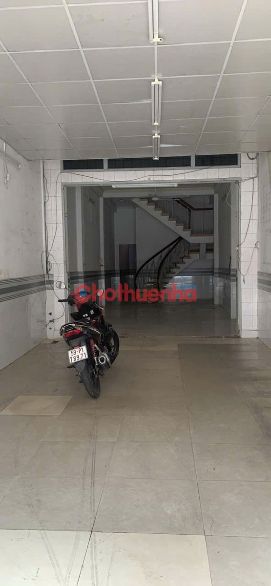 CHO THUÊ NHÀ MẶT TIỀN ĐƯỜNG LẠC LONG QUÂN - KINH DOANH NHỘN NHỊP