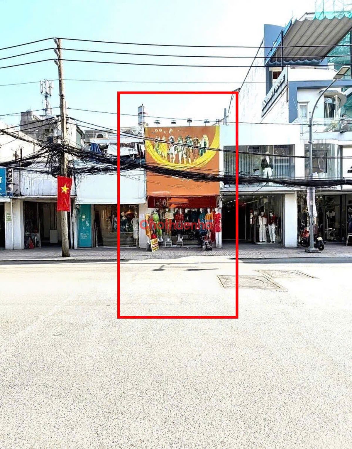 CHO THUÊ NHÀ MẶT TIỀN KNH DOANH ĐƯỜNG CMT8 , QUẬN 10 - DT 3.7 X 20