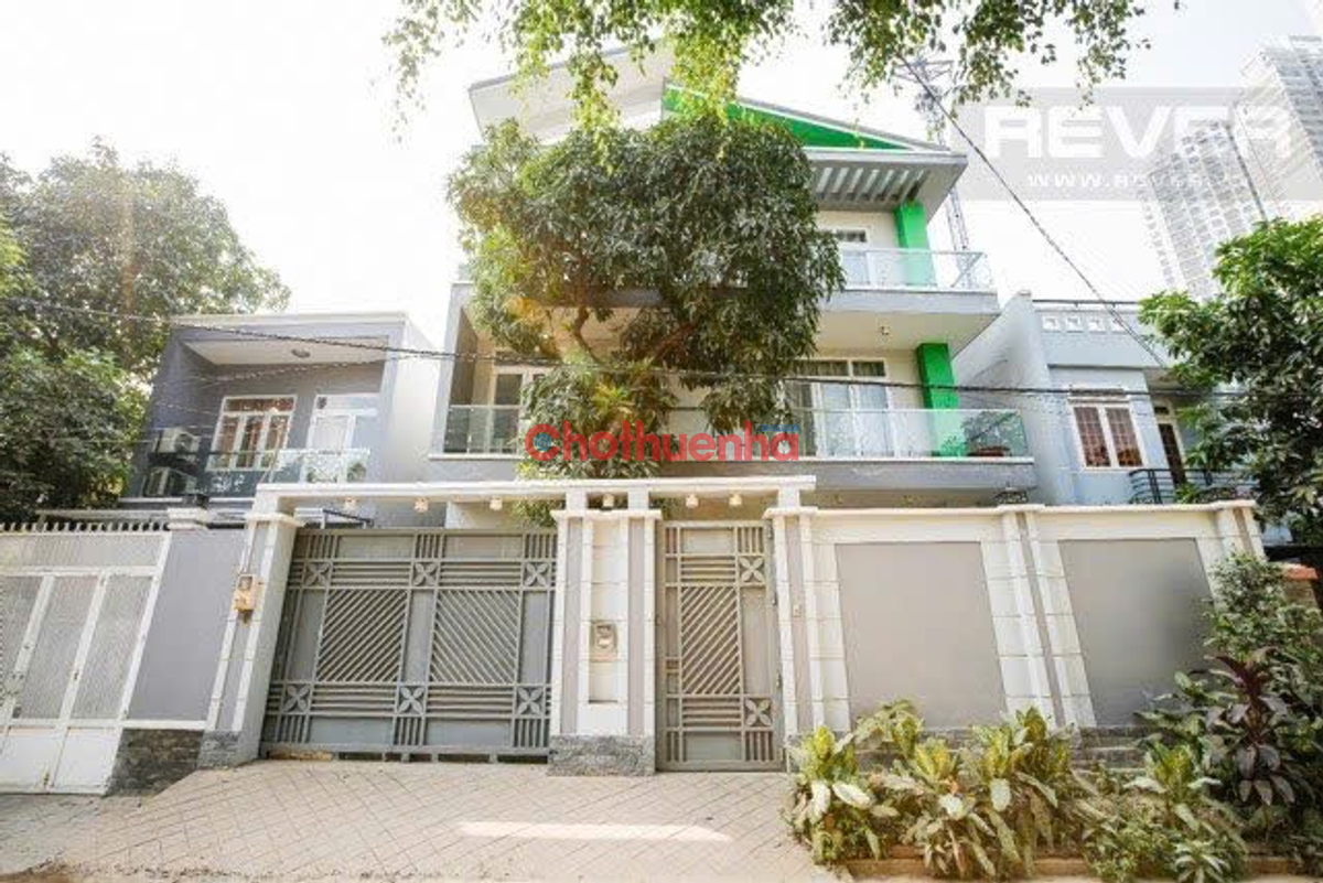 Cho thuê Nhà nguyên căn với bề ngang 12m tại Thảo Điền sầm uất Quận 2