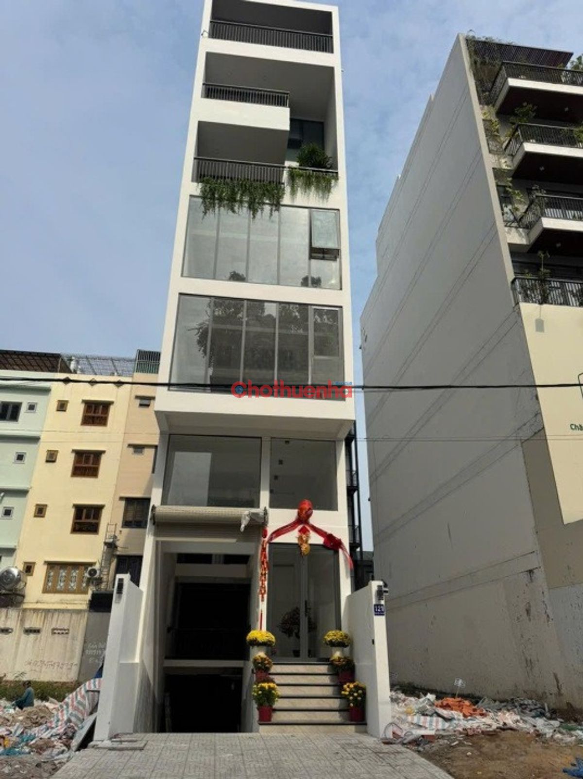 121 Lê Hiến Mai, P. Cát Lái, Quận 2. DT: 100m2. - nằm ở giữa khu VIP Q2 về lĩnh vực VPCT.