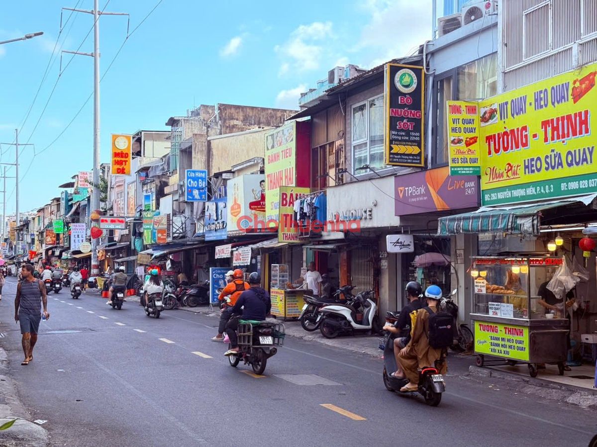 Cho thuê nhà nguyên căn mặt tiền Nguyễn Thượng Hiền, Phường 4, Quận 3.
