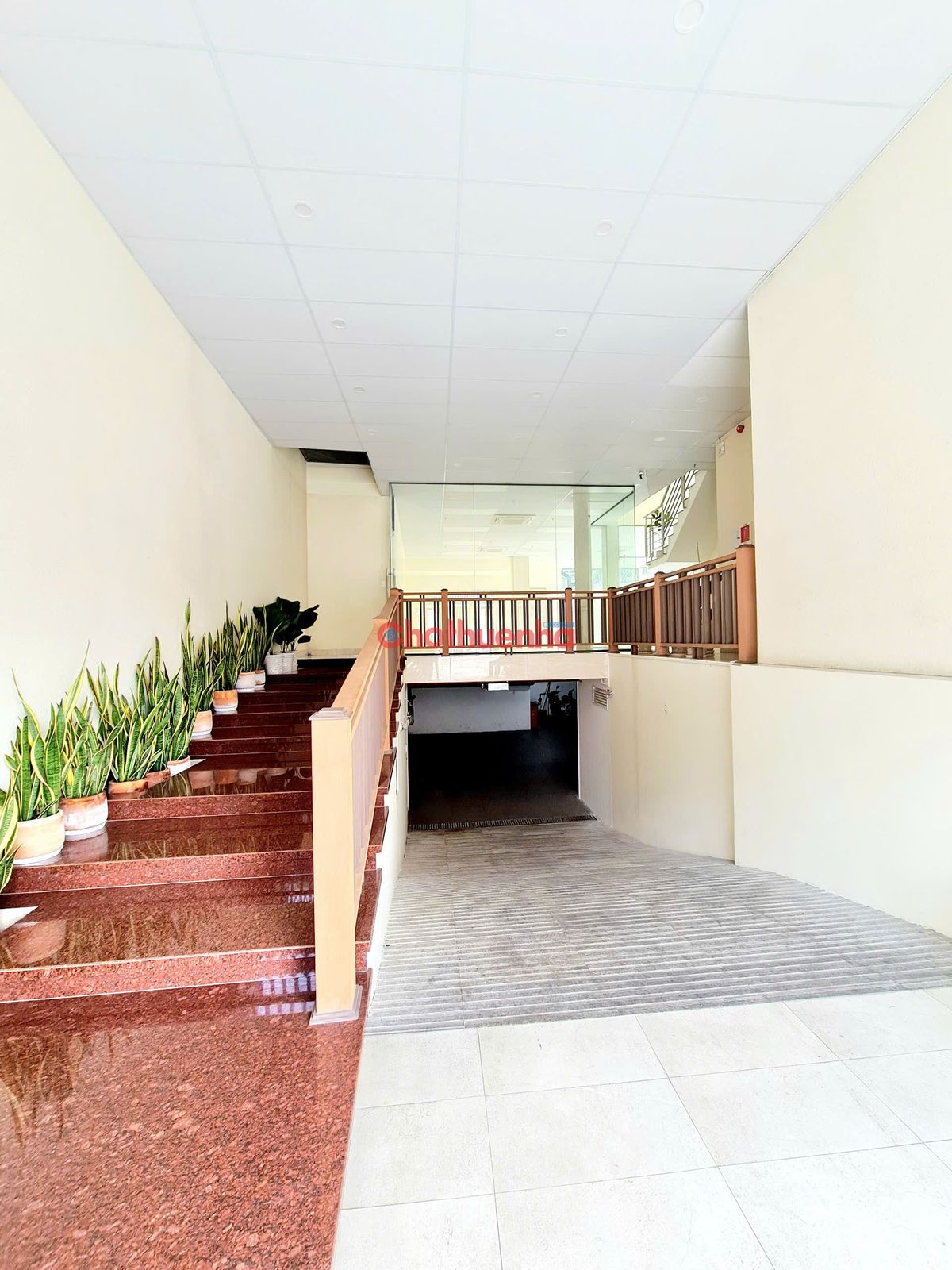 CHO THUÊ MẶT BẰNG TRẦN QUANG KHẢI QUẬN 1 - NGANG 6M NỞ HẬU 10M - LỐI ĐI RIÊNG