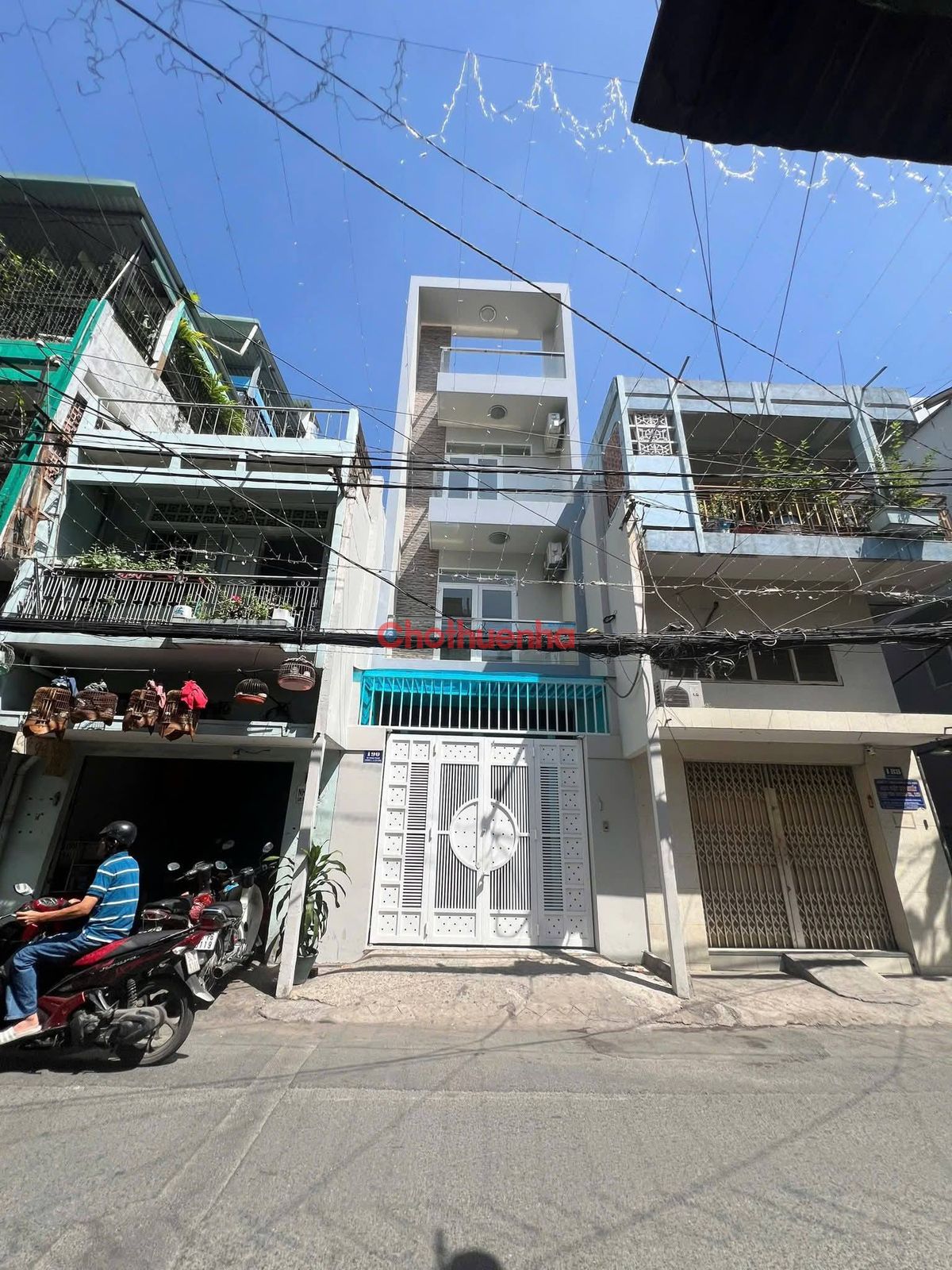 Cho Thuê Nhà 4 phòng, WC riêng từng phòng – gần chợ Bà Hoa