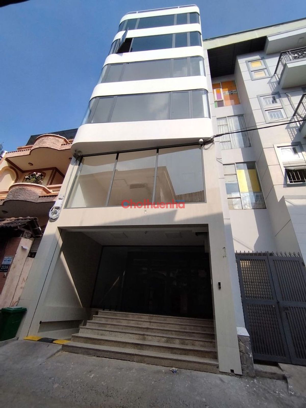 Cho thuê MB  Nguyễn Xí, Phường 13, Quận Bình Thạnh. Văn phòng mới trang thiết bị hiện đại.