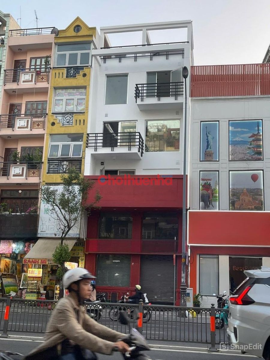 CHO THUÊ NHÀ MẶT TIỀN ĐƯỜNG NAM KỲ KHỞI NGHĨA QUẬN 3 - NGANG GẦN 6M - KẾT CẤU CAO TẦNG