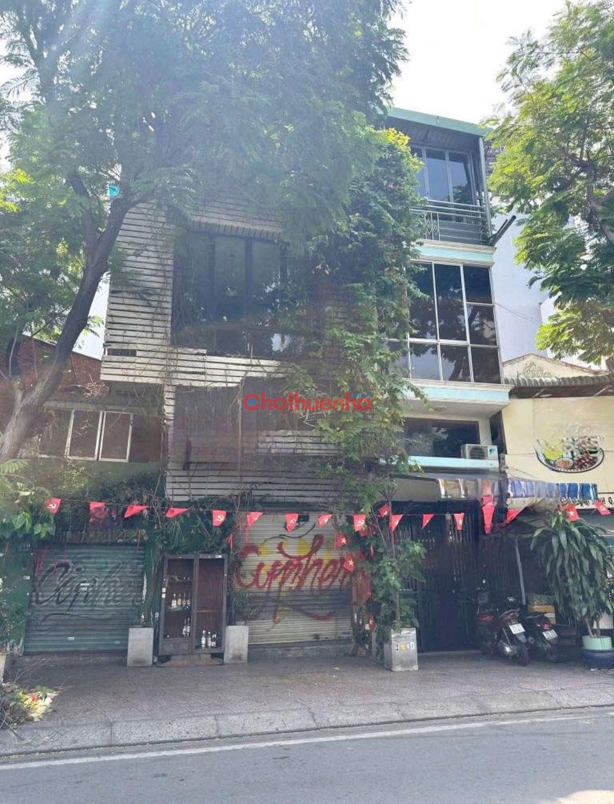 CHO THUÊ NHÀ MẶT TIỀN HOÀNG SA Q1 - 8X10 - KD TỰ DO