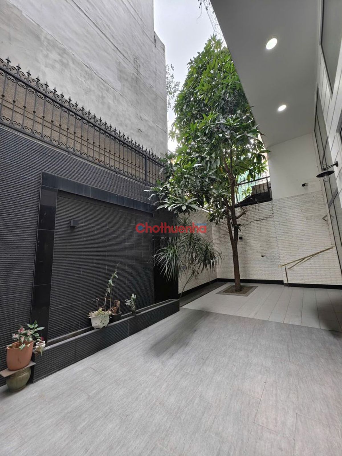 CHO THUÊ NHÀ NGUYÊN CĂN NGUYỄN TẤT THÀNH Q4 - VILLA ĐẸP MỚI HIỆN ĐẠI
