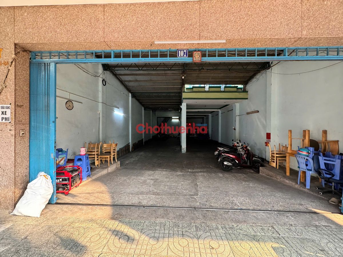 CHO THUÊ NHÀ MẶT TIỀN PHẠM VĂN CHÍ – QUẬN 6 (NGANG 8M, NỞ HẬU 12M)