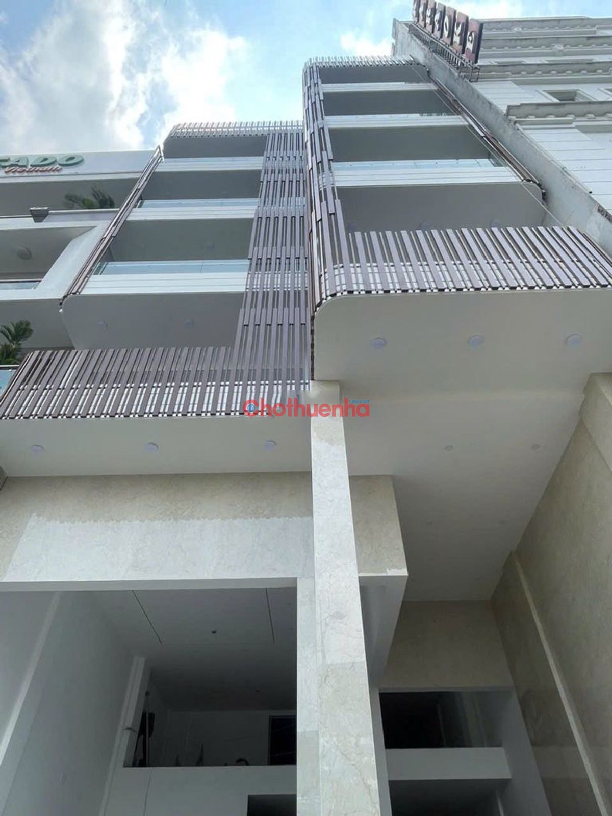 Cho thuê tòa nhà văn phòng tiêu chuẩn tại 245 – 245A Đồng Đen, Phường 10, Quận Tân Bình 