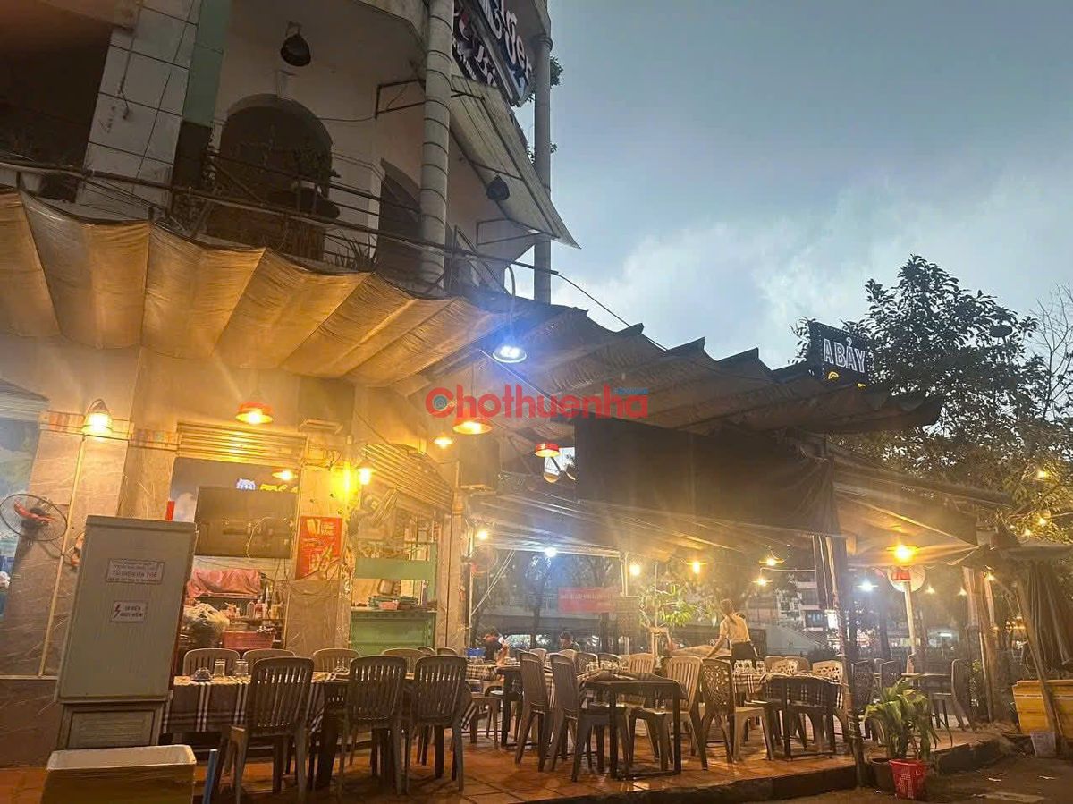 CHO THUÊ NHÀ GÓC 2 MẶT TIỀN HOÀNG SA – P. TÂN ĐỊNH, QUẬN 1.