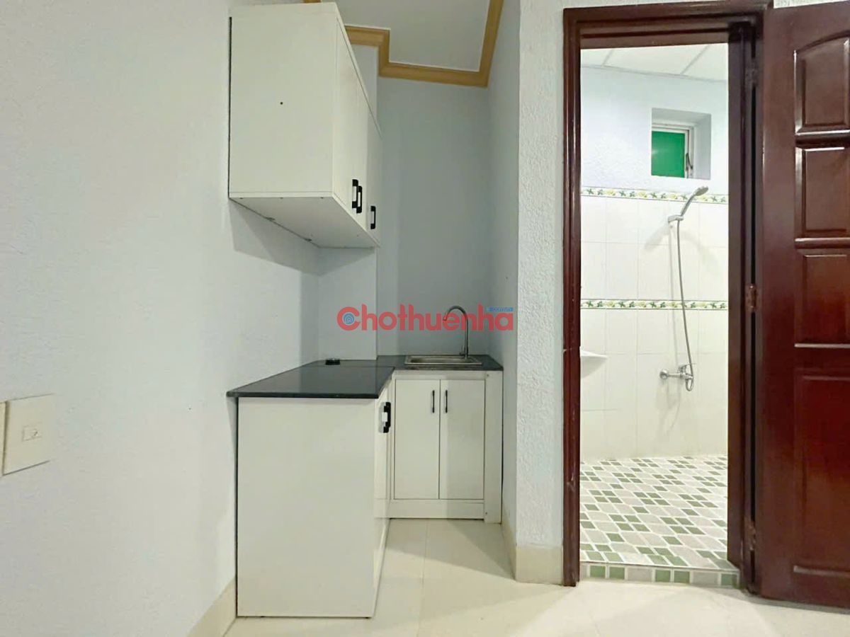 Cho thuê tòa nhà mặt tiền đường Hồ Biểu Chánh, Phường 10, Quận Phú Nhuận , 10x20m