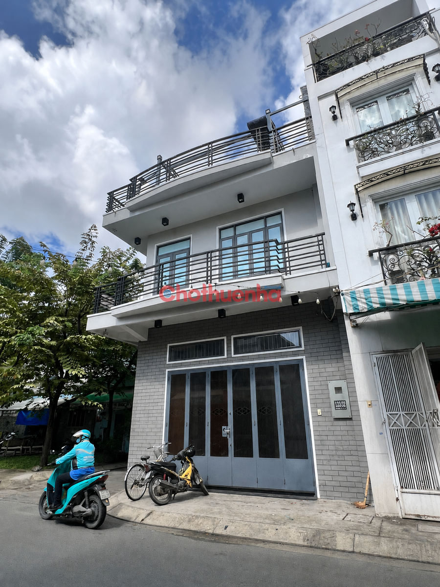 CHO THUÊ NHÀ GÓC 2MT ĐƯỜNG HOÀ HƯNG (168M2), QUẬN 10