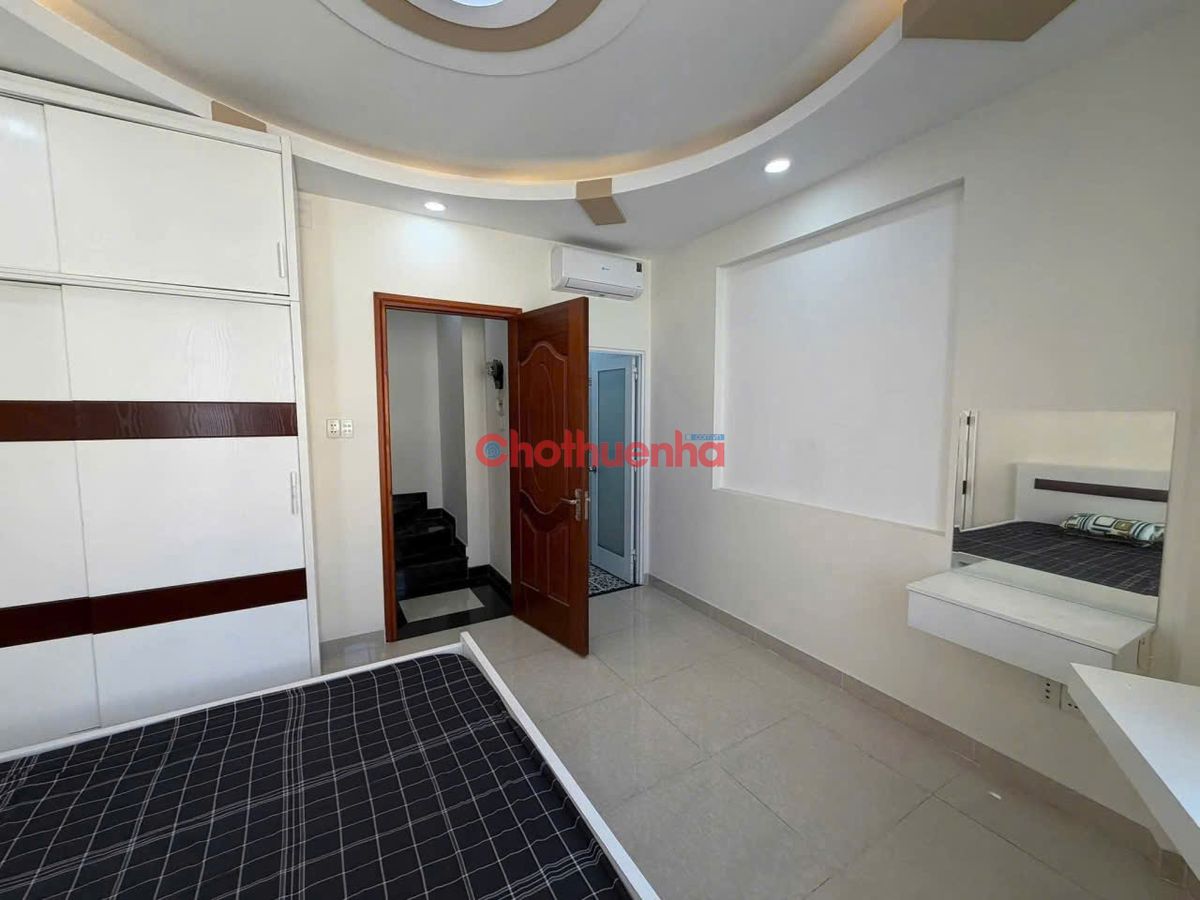 Cho thuê nhà nguyên căn 5 tầng, hẻm xe hơi đường Đoàn Thị Điểm, Phú Nhuận