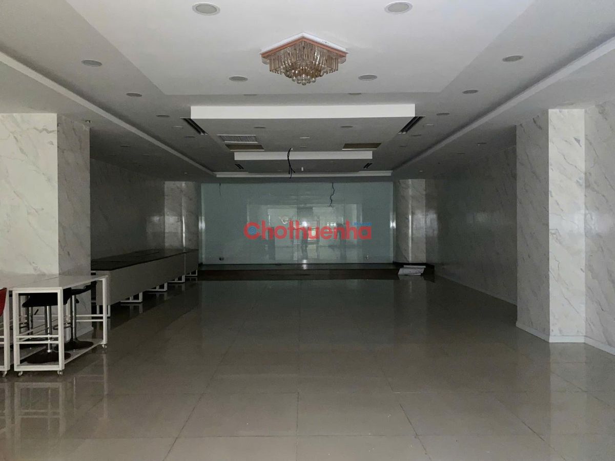 Cho Thuê Mặt Bằng Cao Cấp 415 Hoàng Văn Thụ, Phường 2, Quận Tân Bình, 1350m2