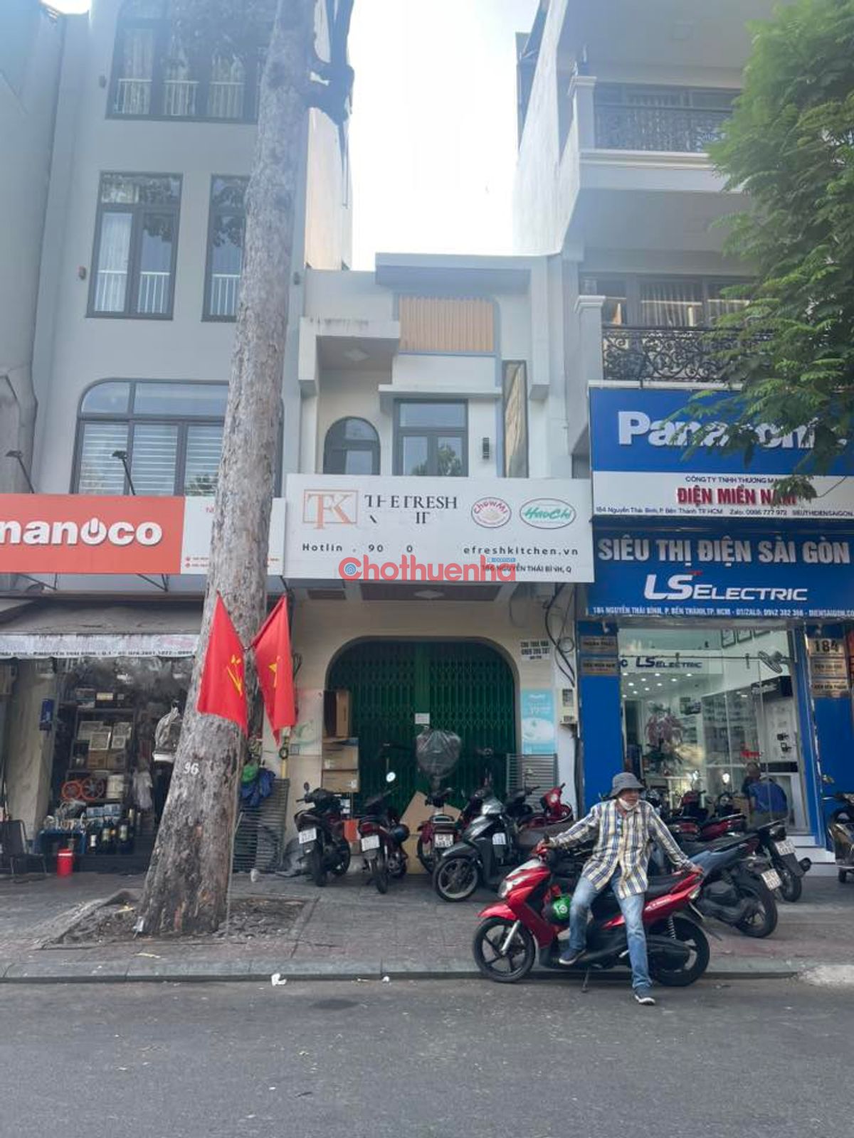 Cho thuê nhà mặt tiền đường Nguyễn Thái Bình, Quận 1 - 1 trệt, 1 lầu