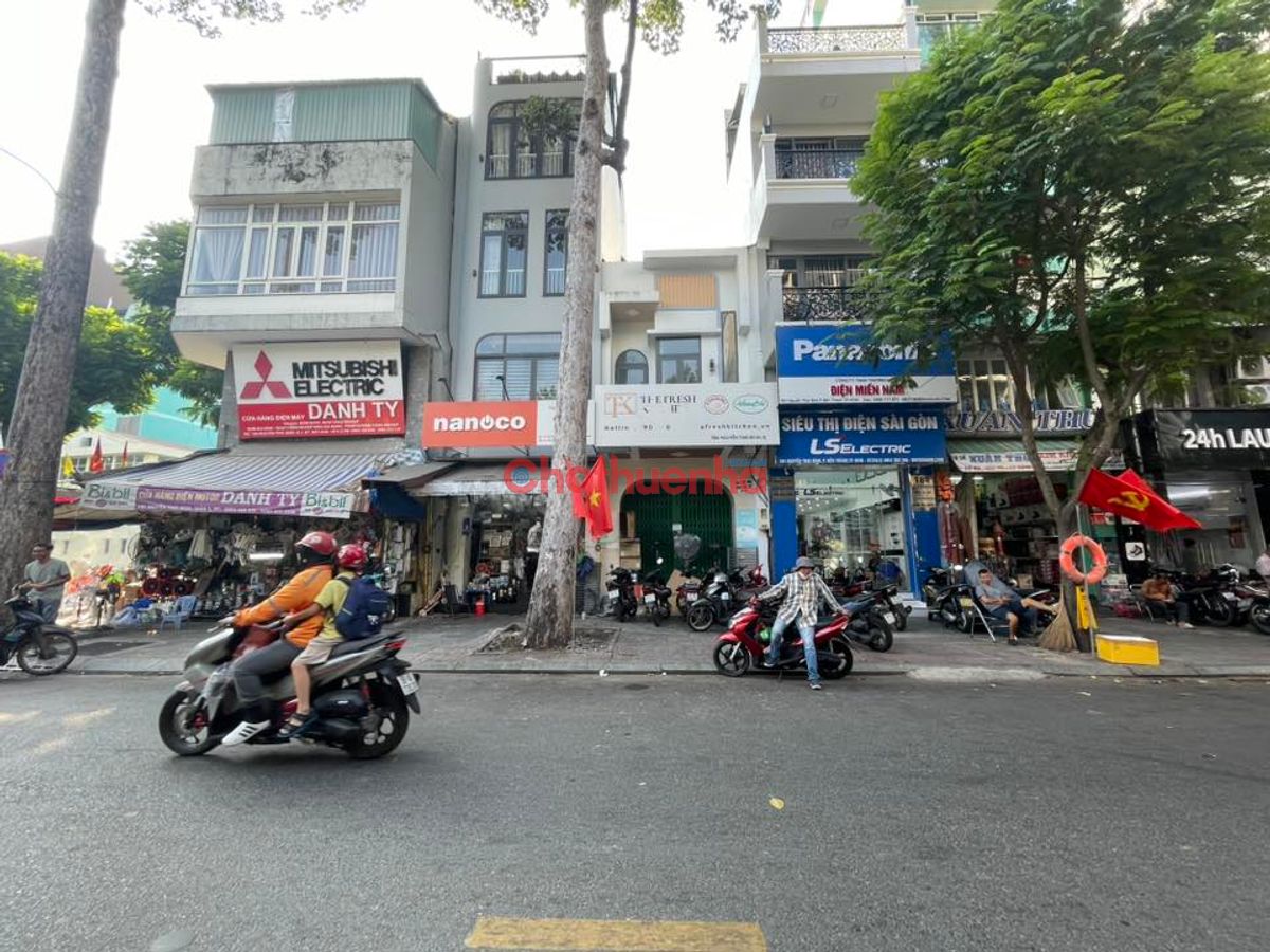 Cho thuê nhà mặt tiền đường Nguyễn Thái Bình, Quận 1 - 1 trệt, 1 lầu