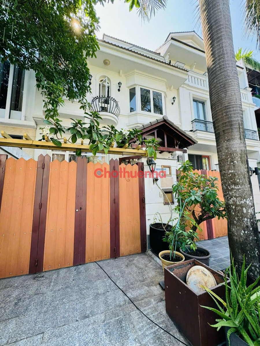 CHO THUÊ BIỆT THỰ SONG LẬP PHÚ MỸ HƯNG CÓ HẦM PHÙ HỢP Ở CAO CẤP VÀ VĂN PHÒNG