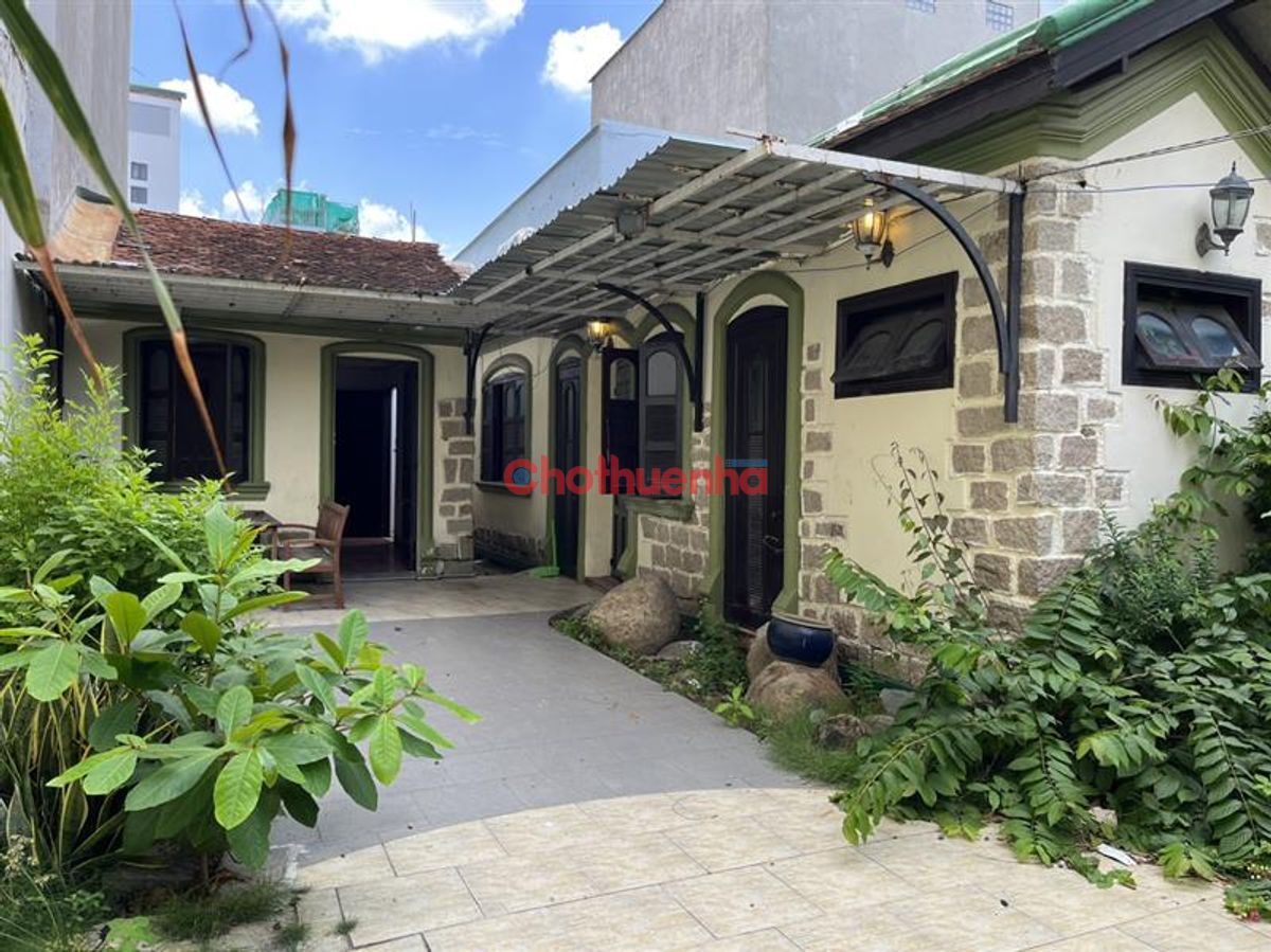 CHO THUÊ BIỆT THỰ CỔ ĐƯỜNG SỐ LÂM VĂN BỀN QUẬN 7 480M2 SÂN VƯỜN RỘNG PHÙ HỢP SPA LỚP HỌC