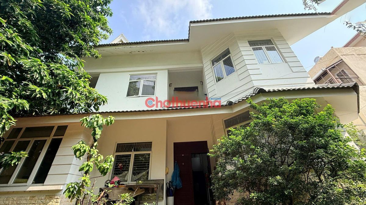 CHO THUÊ BIỆT THỰ XUÂN THỦY THẢO ĐIỀN DIỆN TÍCH 540M2 KHÔNG GIAN RỘNG