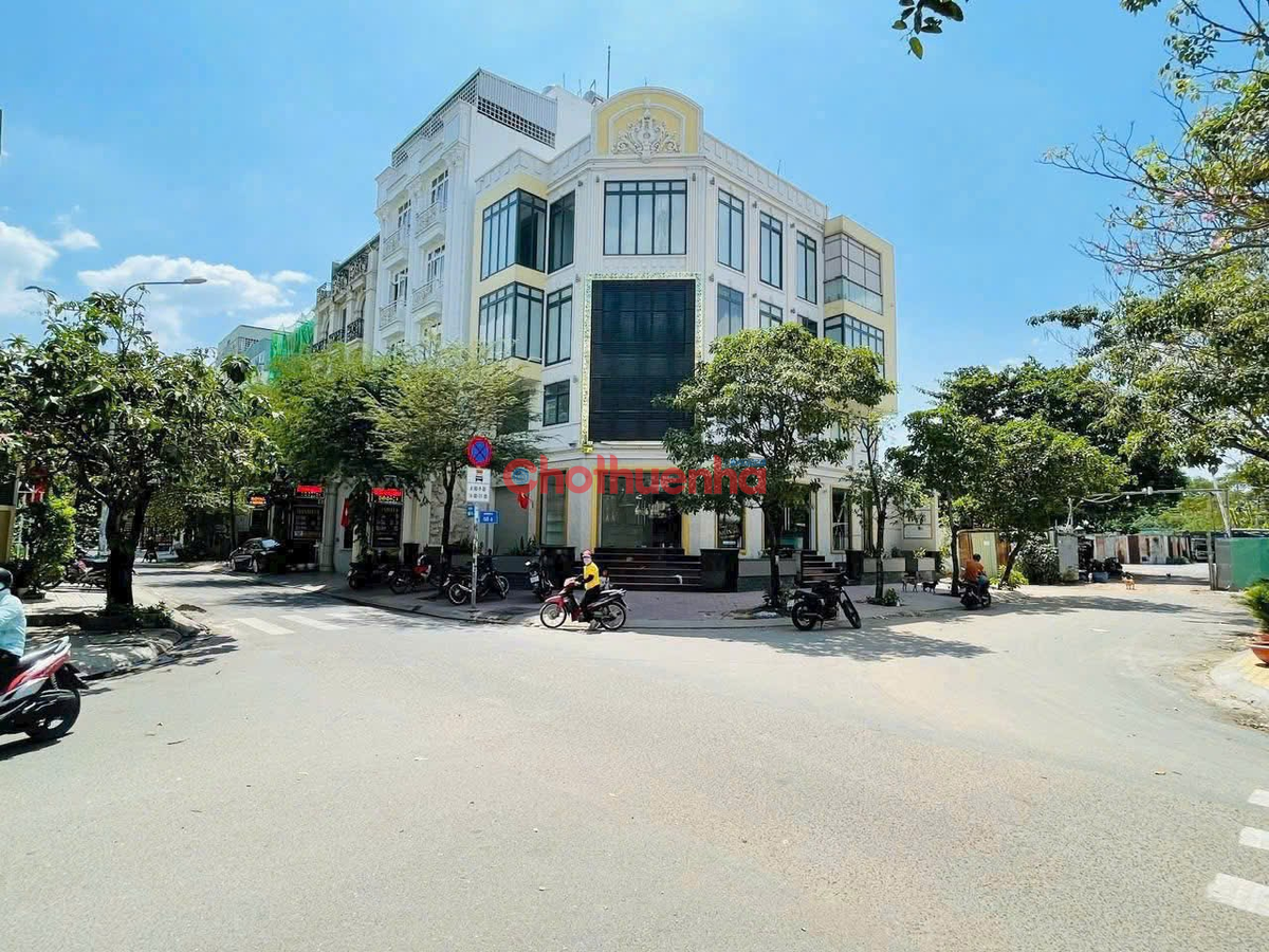 CHO THUÊ CĂN GÓC KHU TRUNG SƠN LIỀN KỀ HIM LAM QUẬN 7 CÓ HẦM THANG MÁY DỄ SETUP