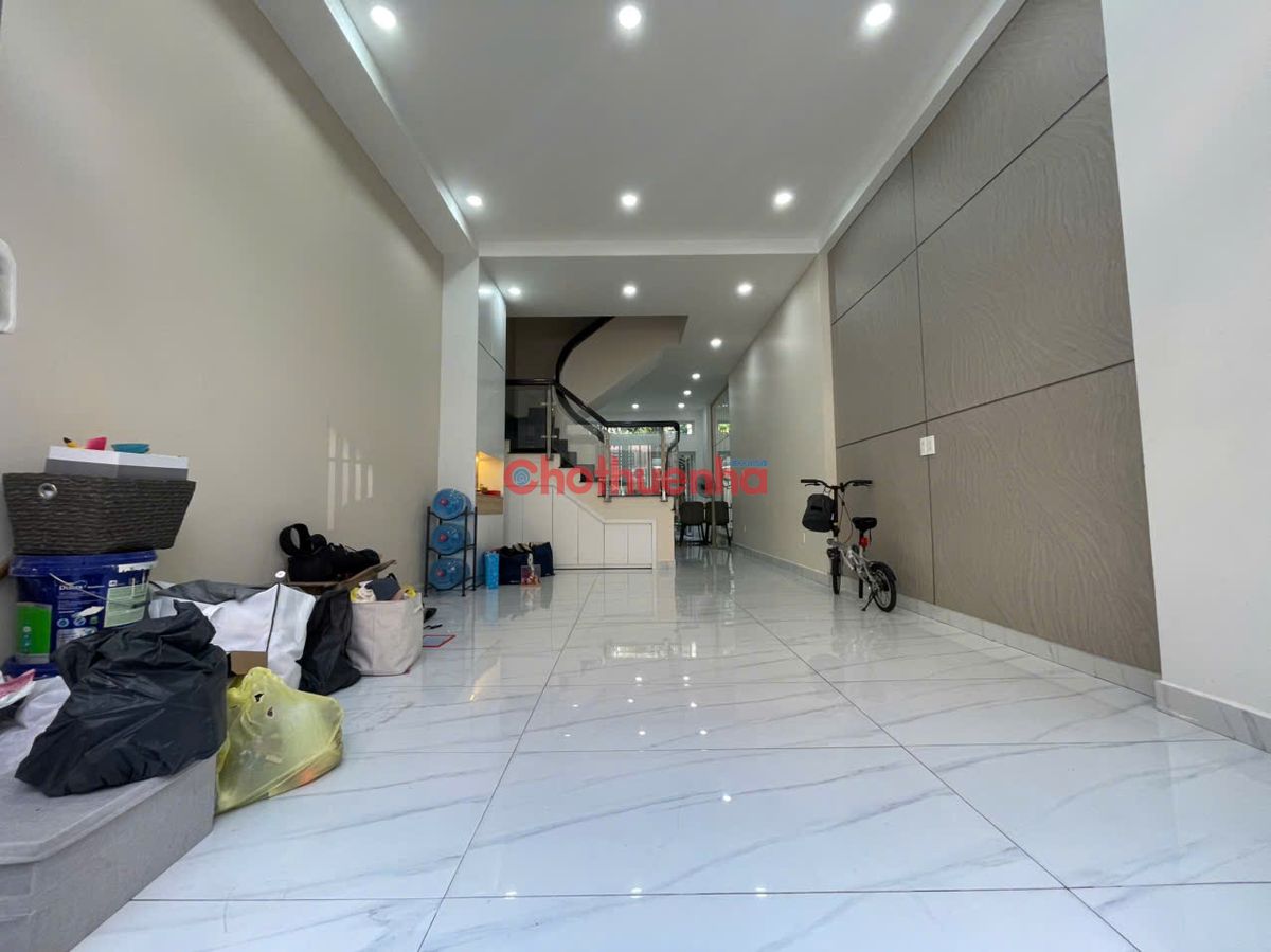 CHO THUÊ NHÀ ĐƯỜNG THÀNH THÁI, QUẬN 10 – TRỆT 3 LẦU - NHÀ ĐẸP