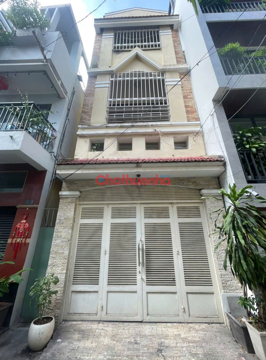 Cho thuê nhà nguyên căn 3PN + 4WC hẻm Huỳnh Văn Bánh,  Quận Phú Nhuận, nội thất cơ bản