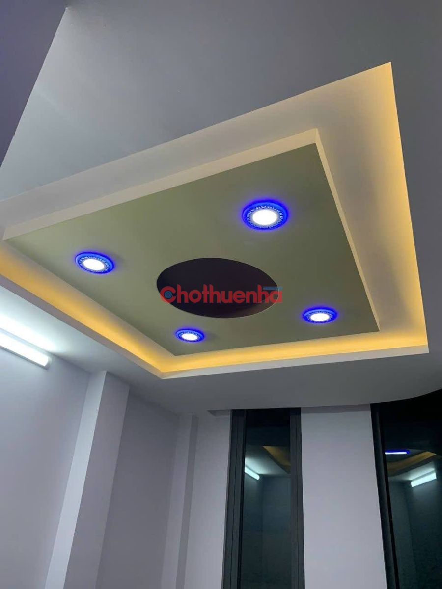 Cho thuê nhà 2 mặt tiền đường Lý Thái Tổ, Phường 1, Quận 3