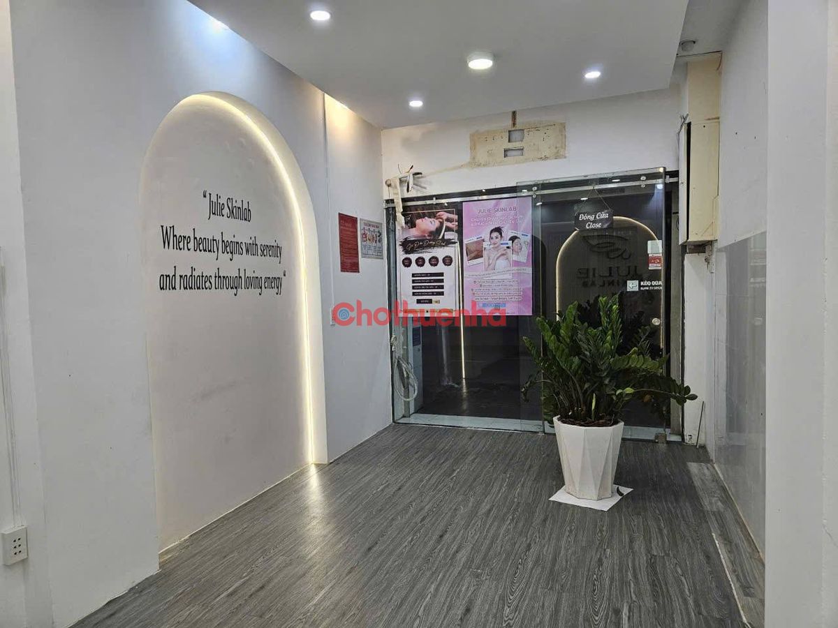 Cho thuê nhà nguyên căn tại mặt tiền Bàn Cờ, Phường 3, Quận 3, 3x10m