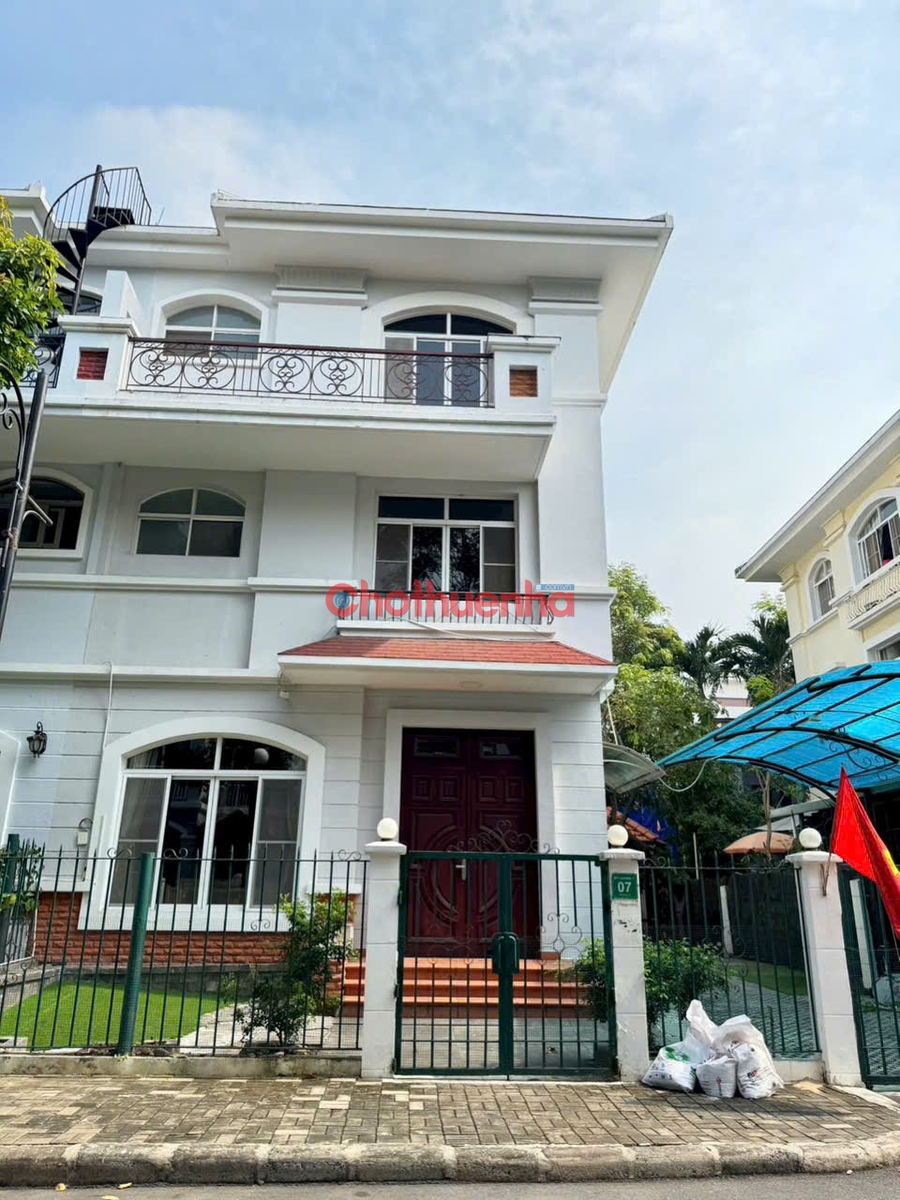 CHO THUÊ BIỆT THỰ SONG LẬP MỸ GIANG 1B – PHÚ MỸ HƯNG – 2 MẶT TIỀN – FULL NỘI THẤT