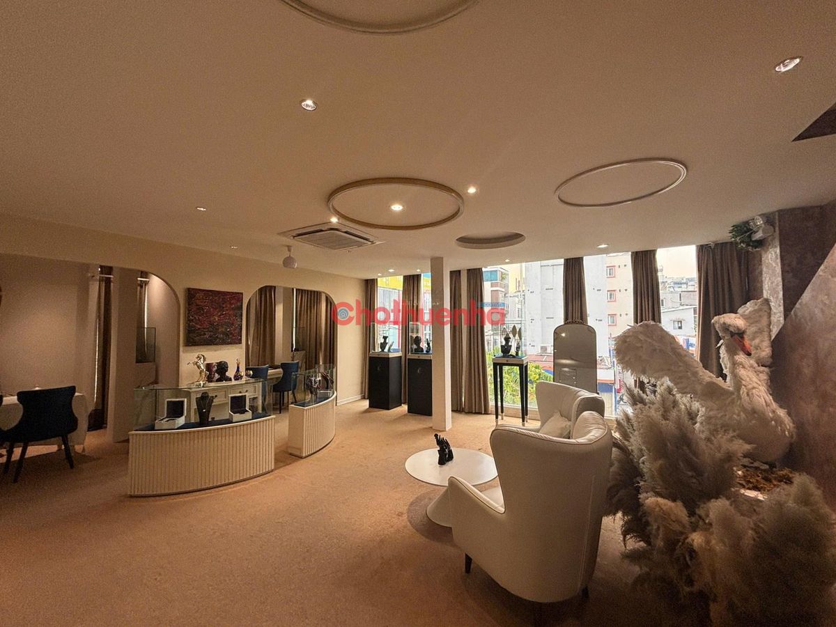 CHO THUÊ SÀN LẦU 1 GÓC 2 MẶT TIỀN NGUYỄN ĐÌNH CHIỂU – BÀN CỜ (54M², FULL KÍNH, 35 TRIỆU)