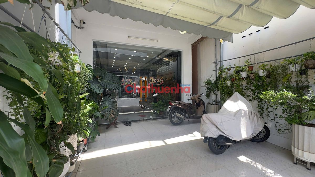 Cho Thuê Mặt Bằng Kinh Doanh 5,5m x 25m Trần Đình Xu Q1 – Lối Đi Riêng, Giá Chỉ 30 Tr/Th