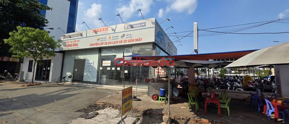 Cho thuê mặt bằng góc 2 mặt tiền tại 592 Cộng Hòa – Lê Tấn Quốc, Quận Tân Bình, 15x12m