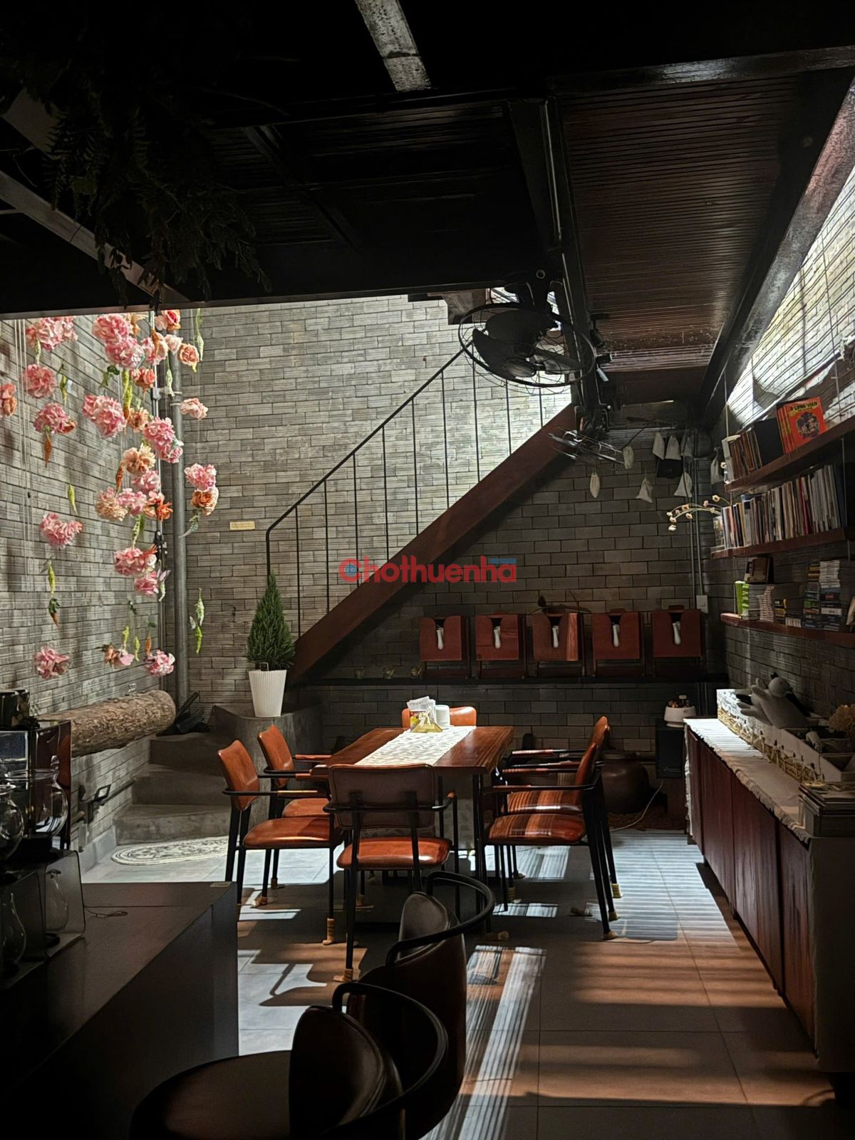 CHO THUÊ NHÀ ĐƯỜNG HOÀNG HOA THÁM, QUẬN BÌNH THẠNH – 4x13M – TRỆT 3 LẦU – SÂN VƯỜN CHILL