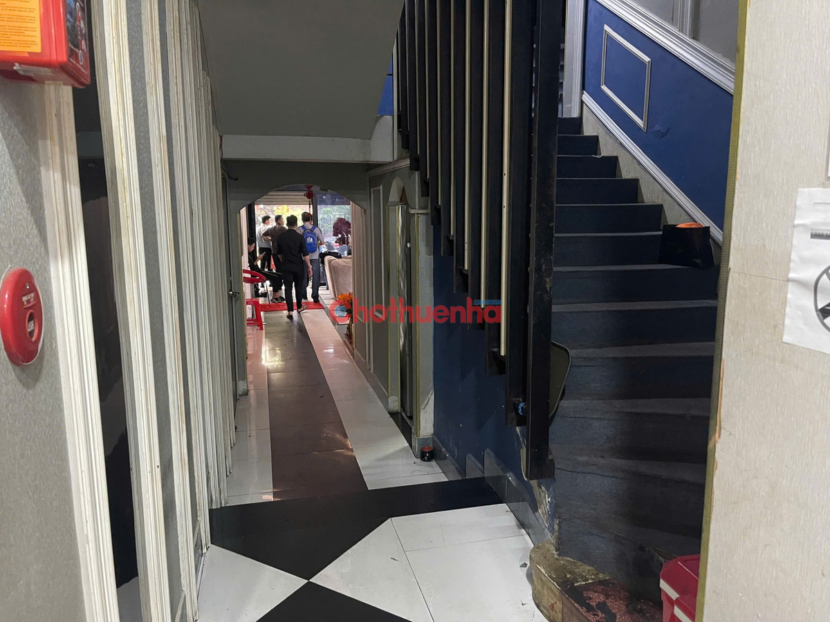 Cho thuê tòa nhà mặt tiền Nguyễn Thái Bình, Phường Nguyễn Thái Bình, TP.HCM.