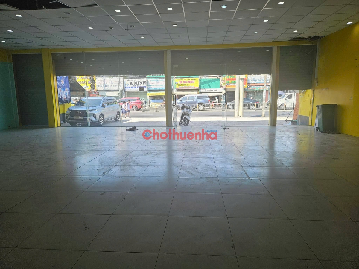 Cho thuê nhà mặt tiền Trường Chinh, Phường 15, Quận Tân Bình.