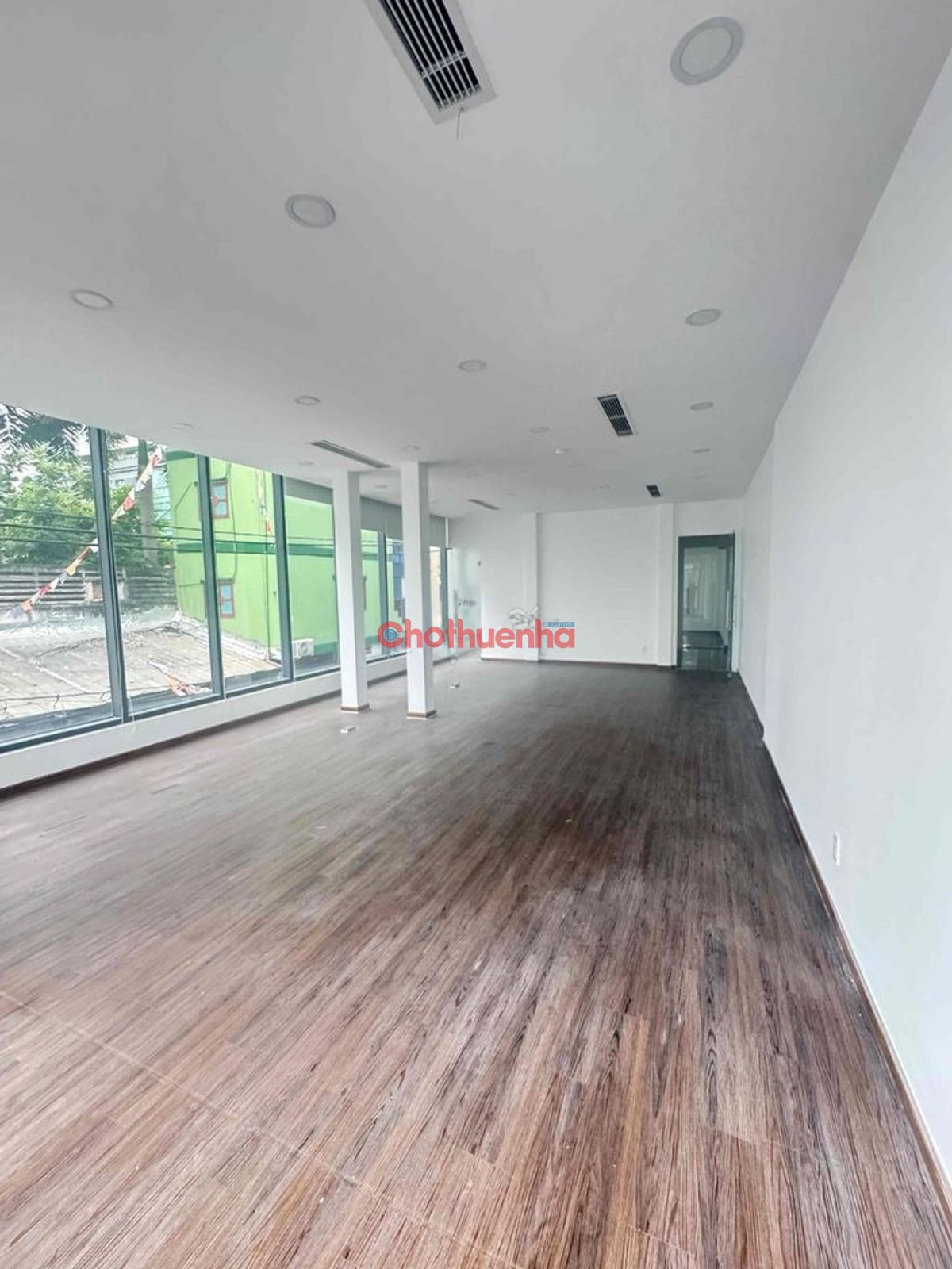 Cho Thuê Tòa Nhà Mặt Tiền Hoàng Sa, Q.1 – Kiến Trúc Bê Tông Kính Hiện Đại, 173m²