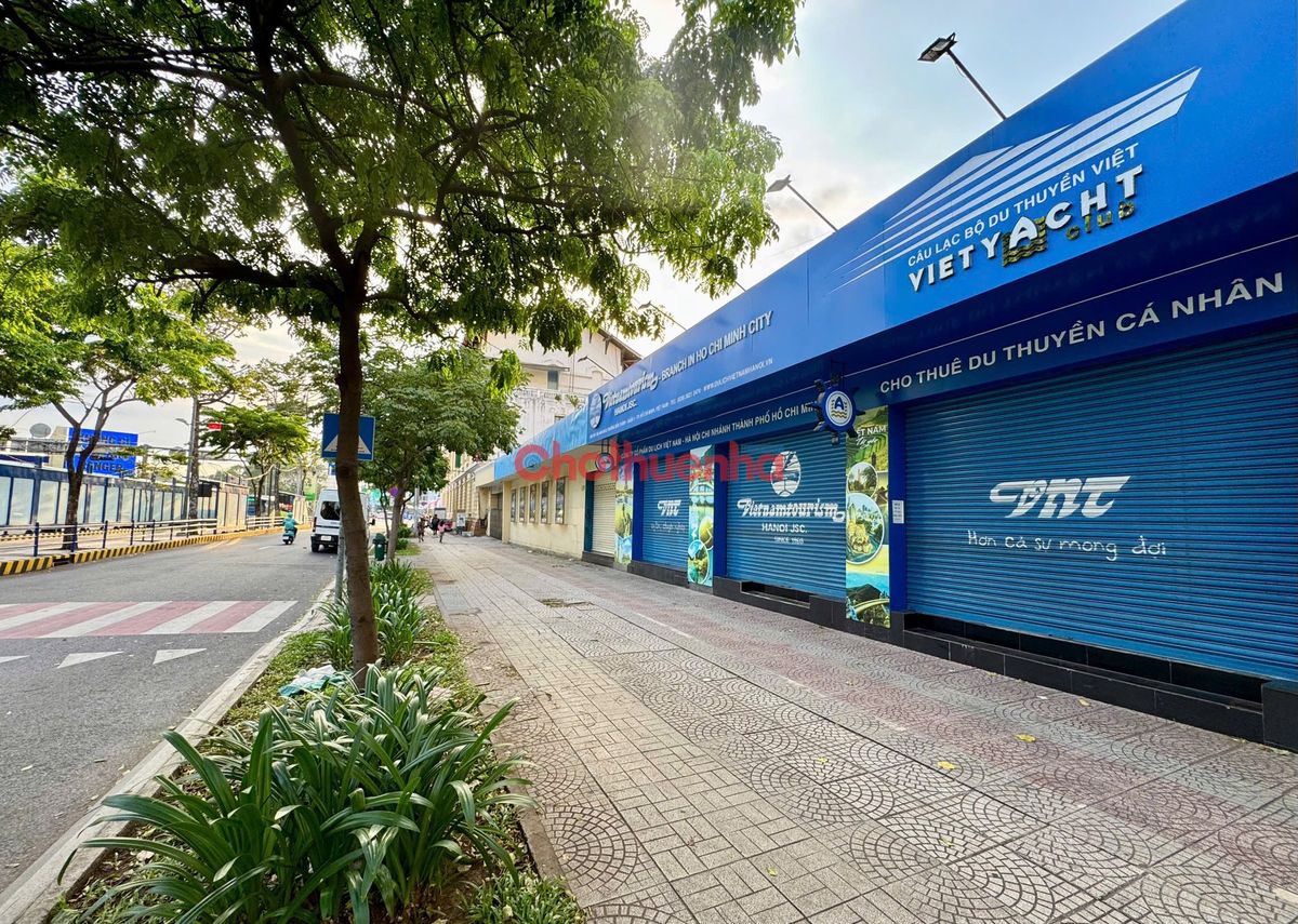 Cho thuê mặt bằng thương mại tại 136 Hàm Nghi, Quận 1 , DTSD 1000m2