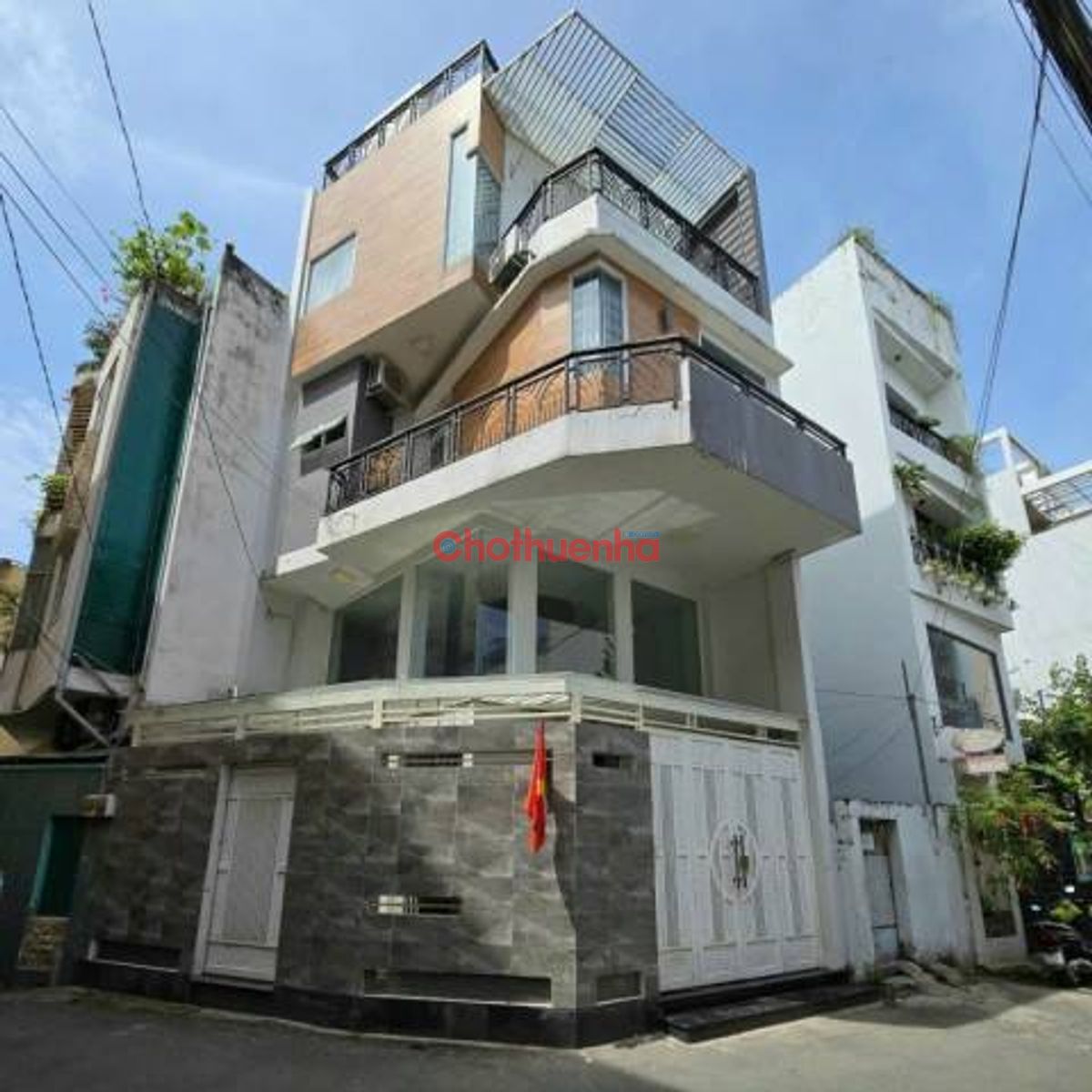 CHO THUÊ NHÀ NGUYÊN CĂN QUẬN 10 – SANG TRỌNG, ĐẦY ĐỦ NỘI THẤT