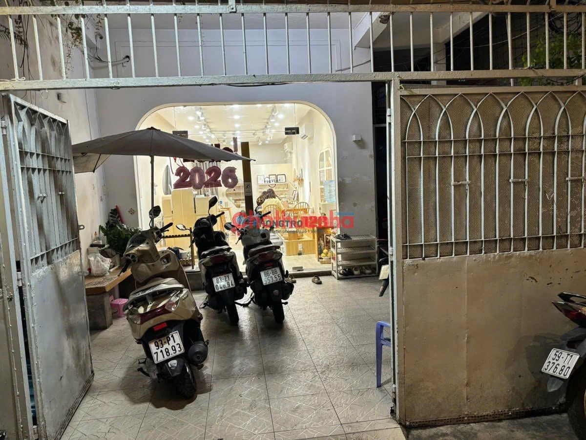CHO THUÊ MẶT BẰNG TRỆT LÊ THỊ RIÊNG, PHƯỜNG BẾN THÀNH, QUẬN 1