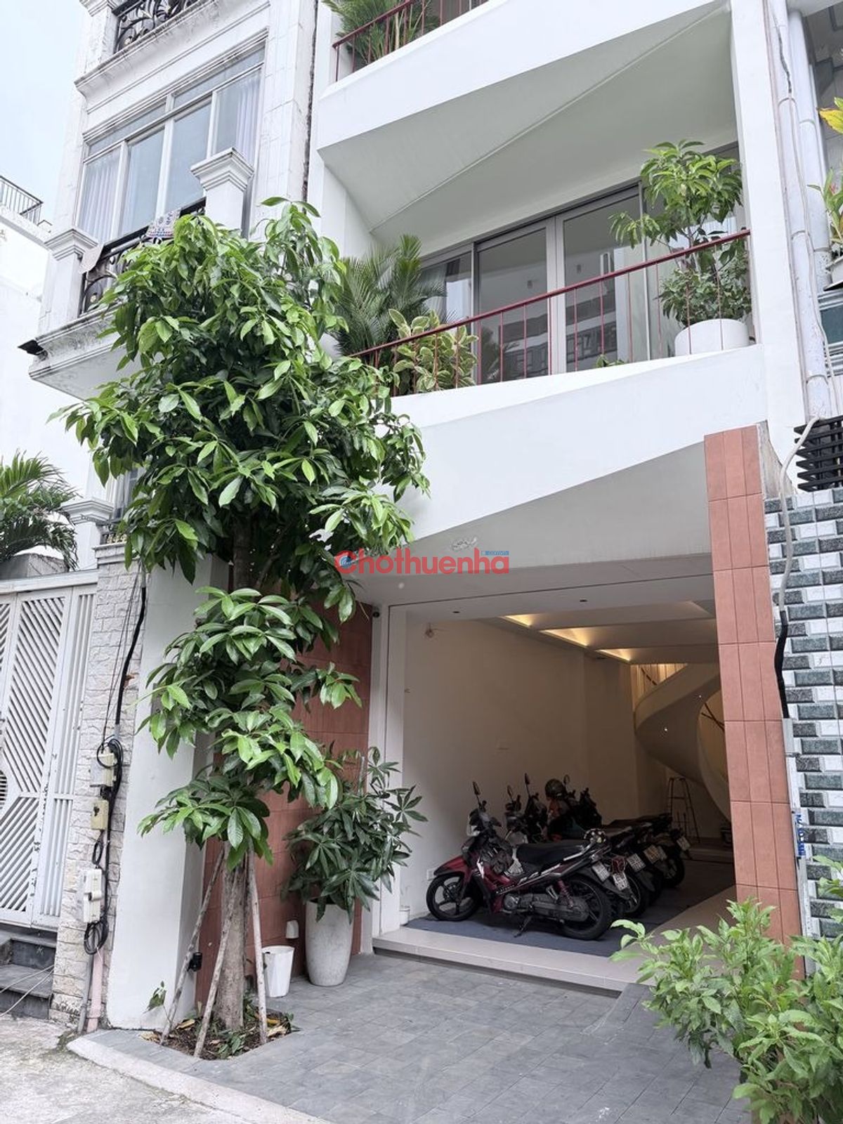 CHO THUÊ MB ĐƯỜNG LÊ VĂN SỸ, QUẬN 3 – HƠN 120M² – TRỆT & LẦU 1