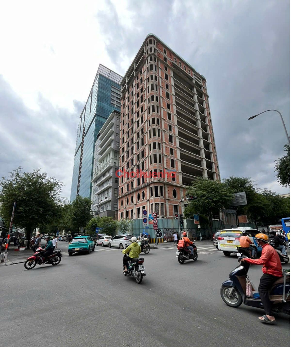 KS Góc 2MT 111 Hai Bà Trưng + 64 Lê Thánh Tôn, Phường Bến Nghé, Quận 1