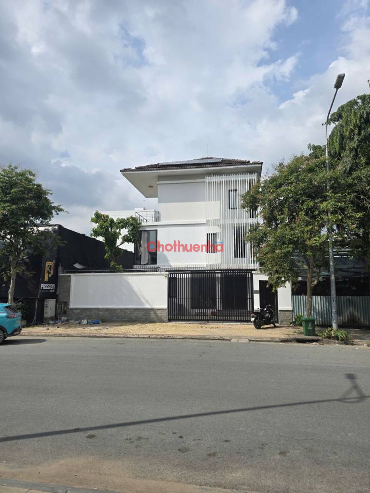 Cho thuê biệt thự cao cấp tại 123 Lê Hữu Kiều, phường Bình Trưng, Quận 2, DT : 15x26m