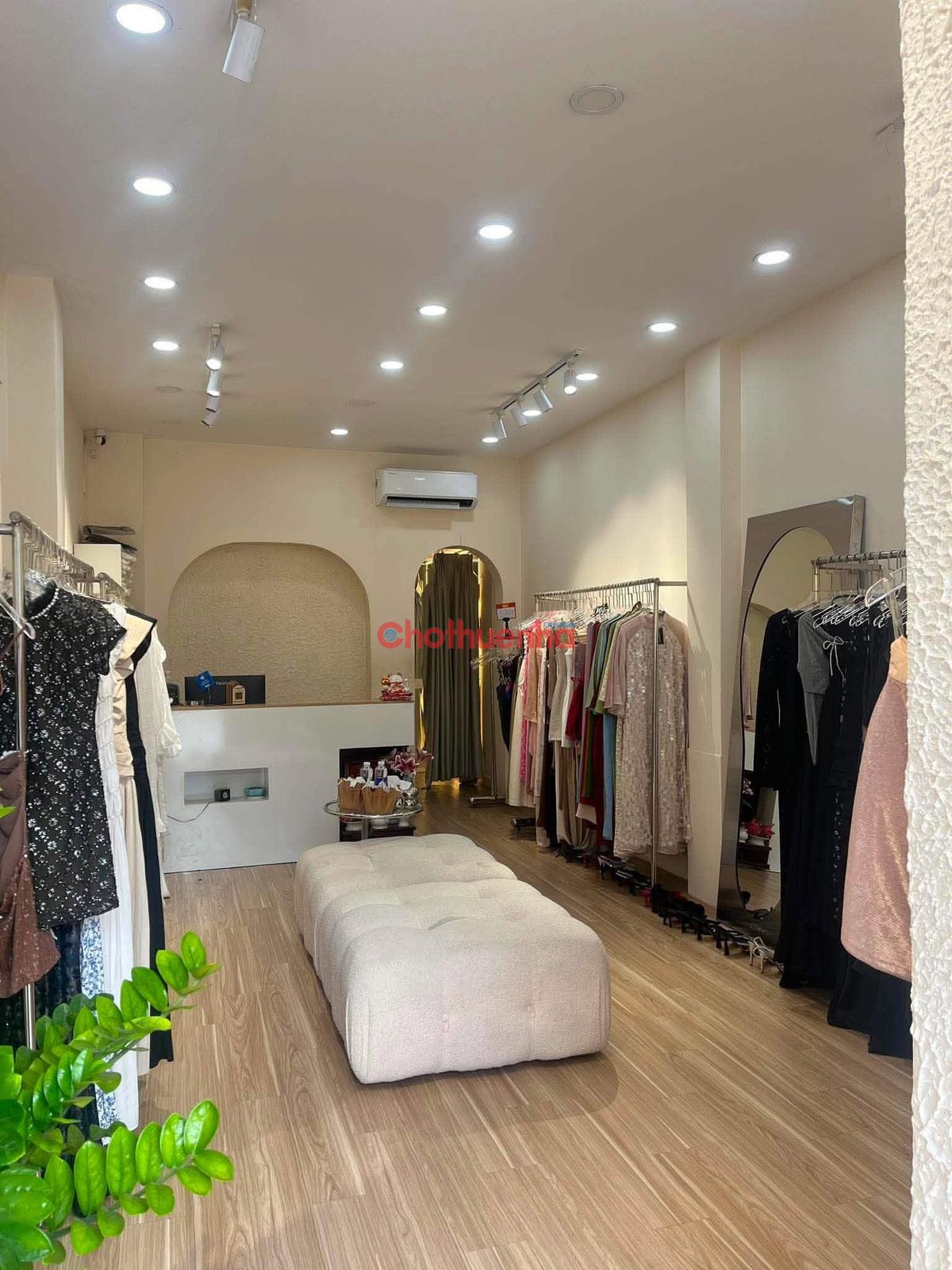 CHO THUÊ MẶT BẰNG LỐI ĐI RIÊNG ĐƯỜNG VÕ VĂN TẦN - CUNG ĐƯỜNG THỜI TRANG, SHOWROOM,...