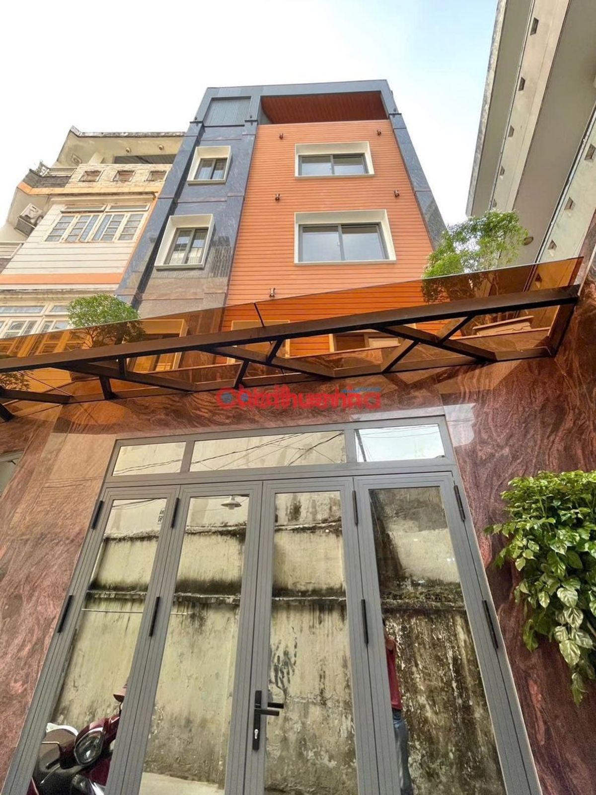 CHO THUÊ NHÀ NGUYÊN CĂN CÁCH MẠNG THÁNG 8 - 7PN FULL NỘI THẤT